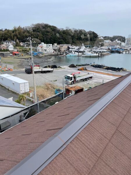 横須賀市芦名にて屋根修理〈瓦からエコグラー二への葺き替え〉 施工後